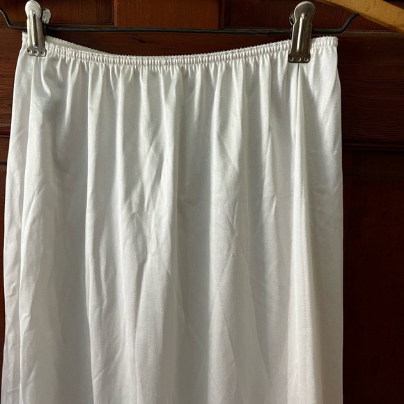 Vintage Warner’s Slip Skirt White Nylon Lace Trim, Sheer Underskirt, Size Medium - Picture 5 of 7